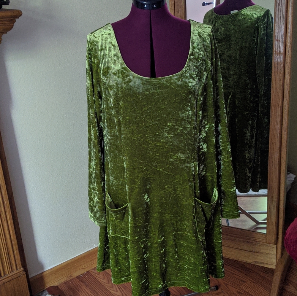 🌿 Vintage Velvet Olive Dress 🌿